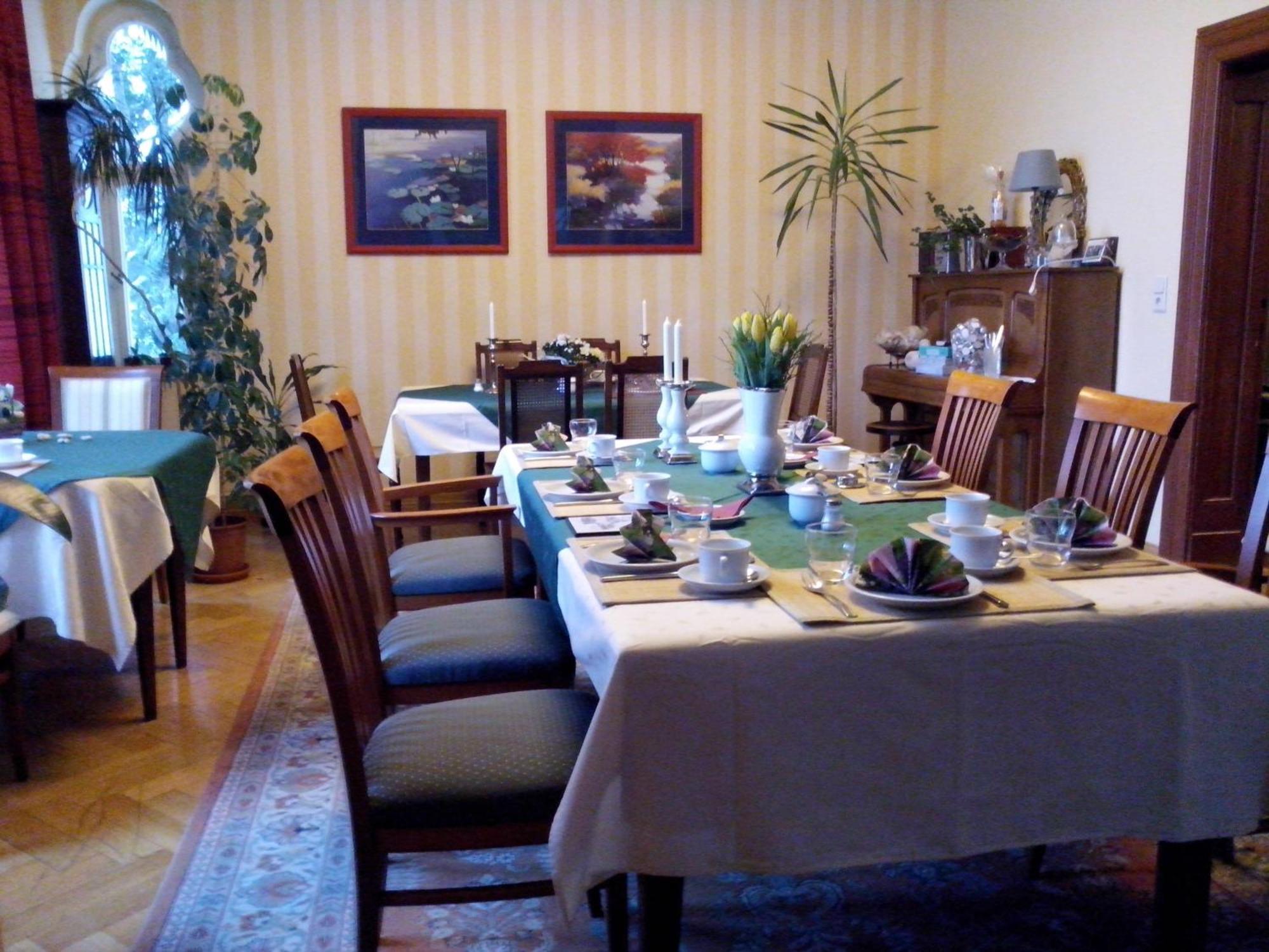 Pension & Gastehaus Villa Kuhn Zeitz Dış mekan fotoğraf